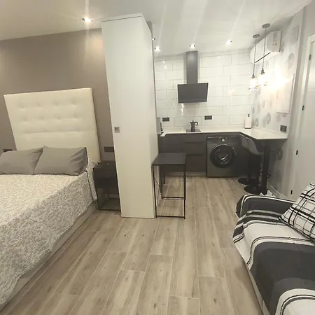 Apart Otel Vivienda Premium Estacion- Nido 4 Almería
